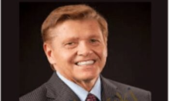 Six Figures Cash Practice - Dr. William Horton